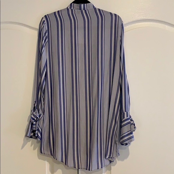 Top - Picture 2 of 4